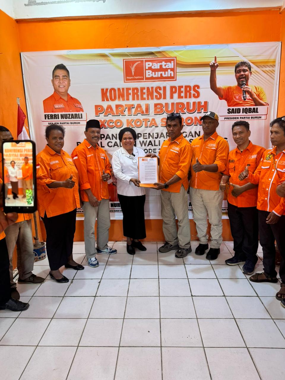 Petronela Kambuaya Satu Satunya Balon Walikota Sorong Yang Diberi