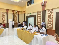 Gubernur PBD dan Wali Kota Sorong Gelar Rapat Bahas Teknis Pendidikan Gratis di Kota Sorong