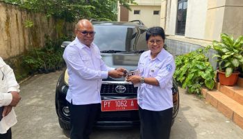 Pemkot Sorong Serahkan Hibah Kendaraan Operasional untuk Dukung Pelayanan Klasis GKI Sorong