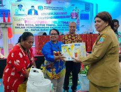 Latih 100 OAP Jadi Pengusaha, Dinsos Papua Barat Daya Modali Peralatan Mixer Hingga Laptop