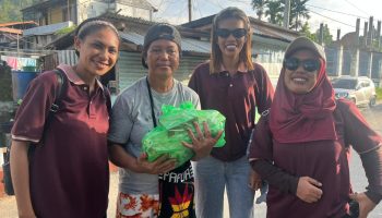 FJPI PBD Berbagi Kasih dengan Petugas Kebersihan, Lansia dan Janda di Momen Hari Ibu