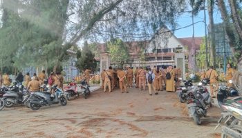 Puluhan Pegawai Pemprov PBD Terlambat Saat Apel Perdana, Pj Sekda PBD: Pegawai Harus Lebih Semangat