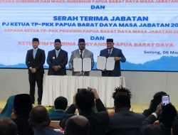 Serahkan Jabatan Kepada Elisa Kambu, Mohammad Musa’ad: Saya Belum Bisa Berbuat Banyak