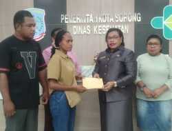 Dirujuk ke Manado, Bayi Penderita Hydrosefalus Dibantu Rp 20 Juta dari Dinkes Kota Sorong