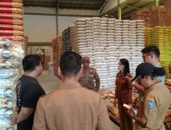 Pemkot Sorong Sidak ke Gudang Distributor Bone Indah, Fokus Cek Komoditi Beras