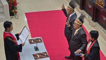 Sah!!! John Lewerissa Dilantik Jadi Ketua DPRK Sorong