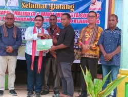 Pemkot Sorong Salurkan 40 Ekor Sapi untuk Enam Kelompok Peternak di Dua Distrik