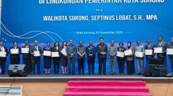 Lantik 13 Pejabat Tinggi Pratama, Wali Kota Sorong: Tim Sukses yang Belum Dilantik Jangan Berkecil Hati