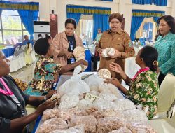 Dinas Sosial P3A PBD Gelar Pelatihan Kerajinan Kerang di Raja Ampat, Dorong Ekonomi Kreatif Perempuan Pesisir