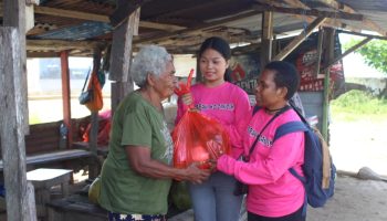 FJPI Papua Barat Daya Salurkan 100 Paket Sembako untuk Janda dan Mama-Mama Papua