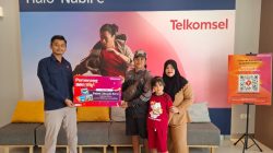 Telkomsel Serahkan Hadiah SIMPATI HOKI, Pelanggan Asal Nabire Raih Liburan ke Lombok, Belitung dan Labuan Bajo