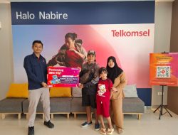 Telkomsel Serahkan Hadiah SIMPATI HOKI, Pelanggan Asal Nabire Raih Liburan ke Lombok, Belitung dan Labuan Bajo