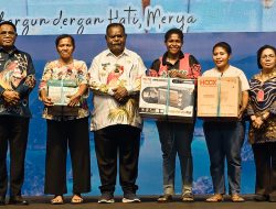 Satu Tahun Kepemimpinan, Elisa Kambu Minta Maaf Atas Kebijakan yang Menyakiti