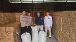 Polda Papua Barat Daya Salurkan 350 Kg Jagung ke Bulog Sorong, Perkuat Ketahanan Pangan