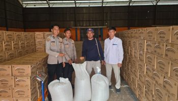 Polda Papua Barat Daya Salurkan 350 Kg Jagung ke Bulog Sorong, Perkuat Ketahanan Pangan