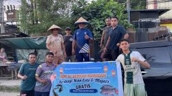 Wakapolda PBD Bagikan Lele dan Mujair sebagai Takjil untuk Warga Sorong