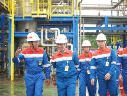 Direktur Pertamina Patra Niaga Tinjau Operasional Kilang Kasim dan Resmikan Fasilitas Perwira