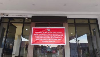 Kantor Wali Kota Sorong Dipalang, Ratusan PPPK Tuntut Hak Formasi ASN Dikembalikan