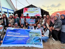 Pertamina RU Kasim Gandeng Komunitas Muda Salurkan Bantuan Korban Kebakaran Klademak