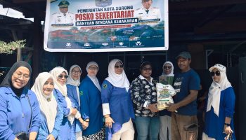 BKMT Kota Sorong Salurkan Bantuan untuk Korban Kebakaran Kampung Baru
