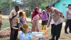 Polda Papua Barat Daya Salurkan Bantuan Air Bersih untuk Warga Warmon Kokoda