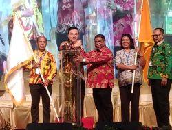 Sabet Juara Umum, Kabupaten Kaimana Bawa Pulang Kembali Piala Bergilir Pesparawi Tingkat Papua Barat
